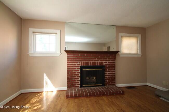 Foto del edificio - 221 Ridgeway Ave