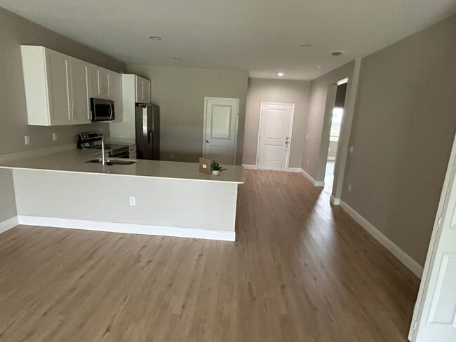 Foto del edificio - Duplex Unit For Rent In Port Charlotte