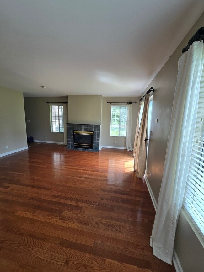 Building Photo - 443 Village Creek Dr