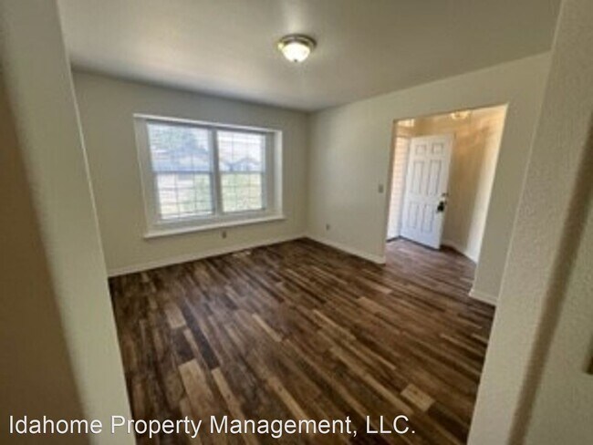 Building Photo - 3 br, 2 bath House - 2463 W State St