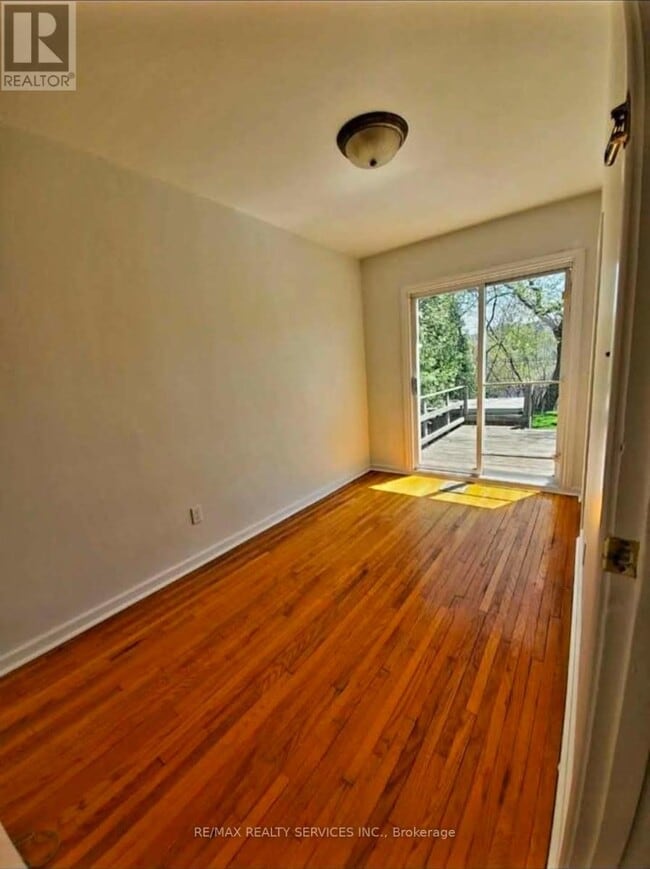 Building Photo - 245 Haddon Ave S