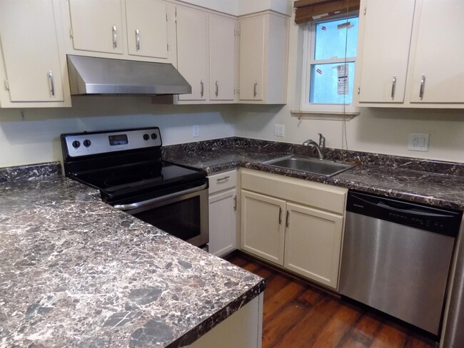 Foto del edificio - 1202 Cross Creek Way