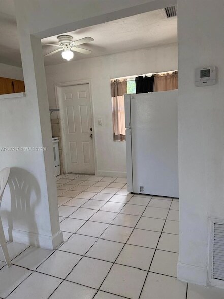 Foto del edificio - 2580-2596 SW 8th St
