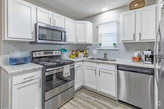 1BR, 1BA - 680 SF - The Palm on SPID