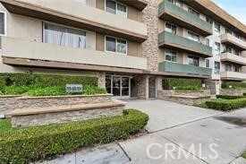 Foto del edificio - 525 N Sycamore Ave