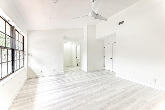 Building Photo - 7829 La Mirada Dr