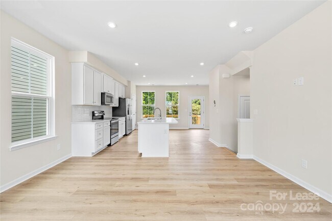 Foto del edificio - 3322 Beeler Ln