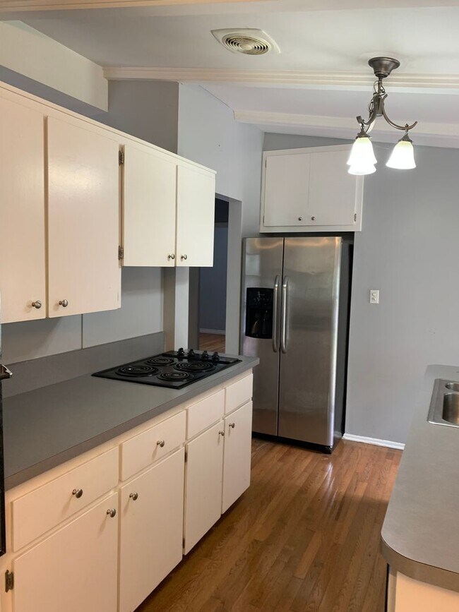 Building Photo - 3 BEDROOM NORTHVILLE HOUSE FOR LEASE!