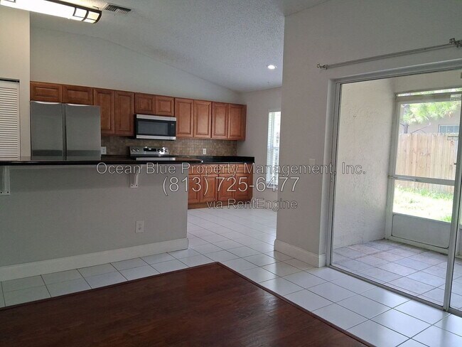 Foto del edificio - 13548 Bellingham Dr