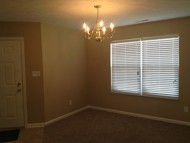 Foto del edificio - 10827 Tanbark Dr