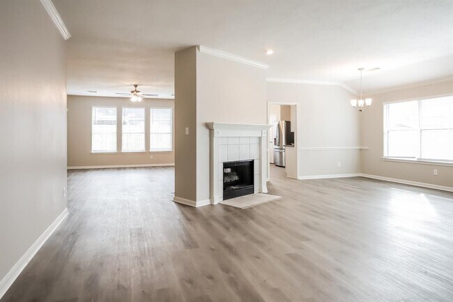 Foto del edificio - 410 Cedar Lake Dr