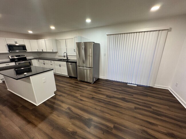 Foto del edificio - Stunning 4 Bed Newly remodeled!