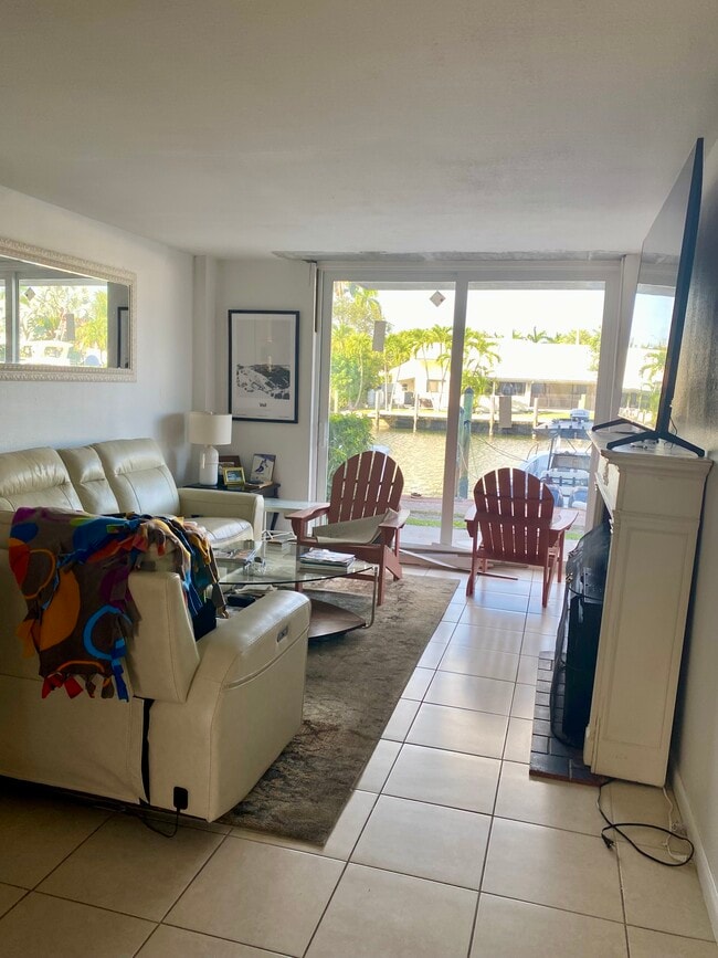 Living space - 1777 SE 15th St