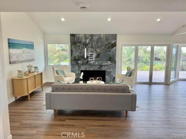 Foto del edificio - 406 Calle Vista Torito