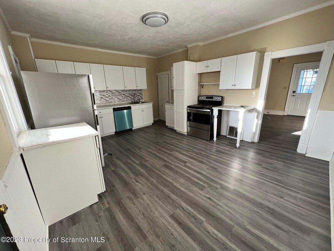 309 W Taylor St, Taylor, PA 18517 - Room for Rent in Taylor, PA |  Apartments.com