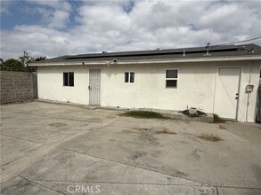 Building Photo - 9258 Elm Ave