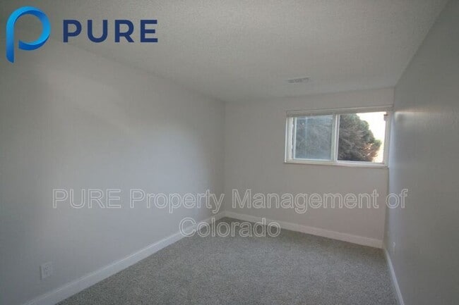 Building Photo - 1606 Cottonwood Dr