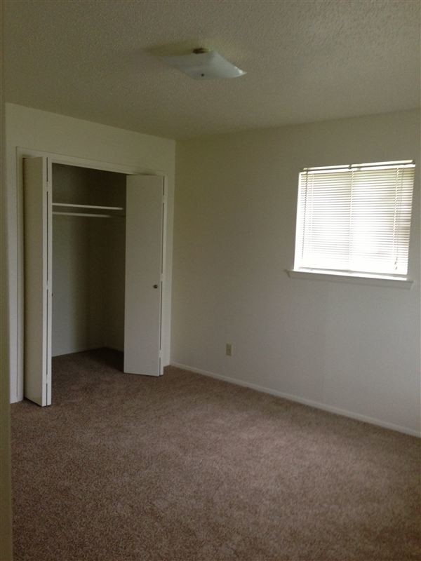 Building Photo - 4 br, 2 bath House - 1224 Crescent Street