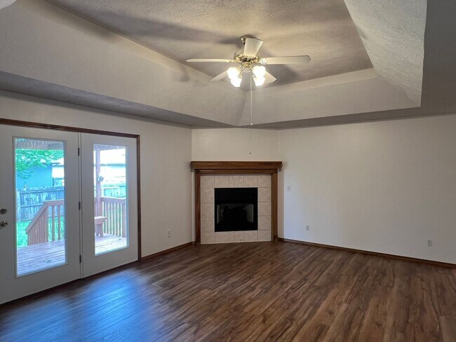 Foto del edificio - 3 Bed / 2 Bath in heart of Springfield