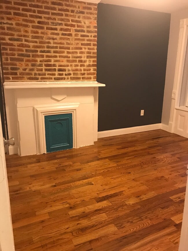 bedroom 1 - 971A Putnam Ave