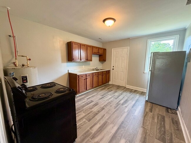 Building Photo - 714 Miller Rd