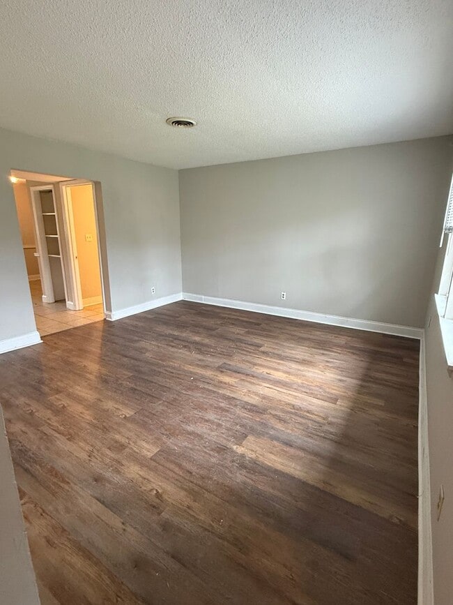 Photo - 810 Schmitt Rd Townhome