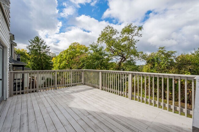 Foto del edificio - Charming 2 bedroom home in Beechview available May 1!