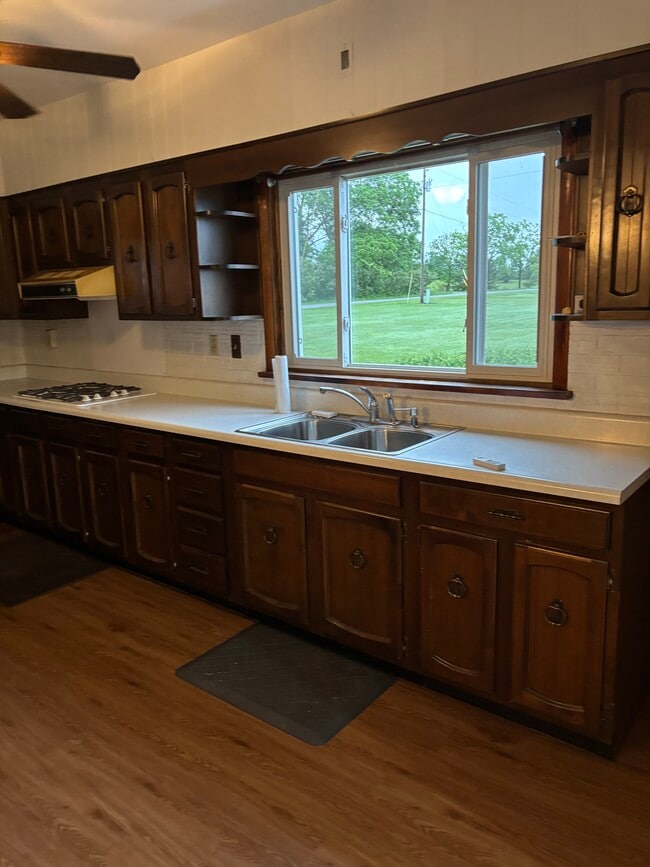 Kitchen - 3161 E Stancliff Rd