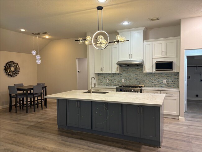 Foto del edificio - 12114 Pine Brook Dr