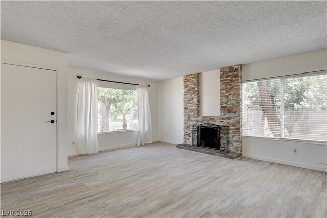 Foto del edificio - 2085 Wagonwheel Ave