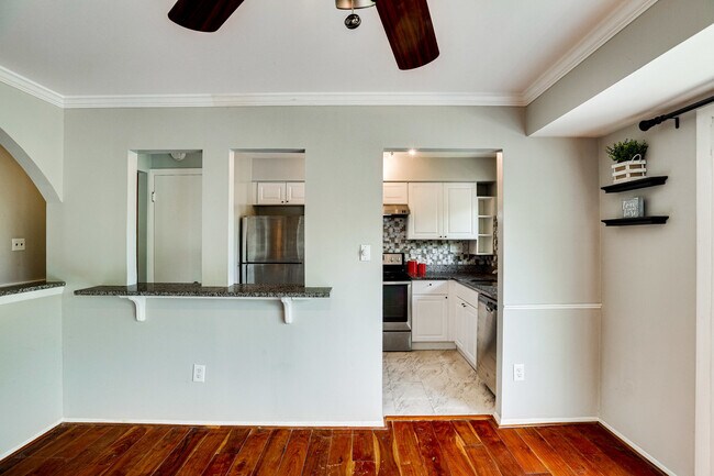 Foto del edificio - 3240 S 28th St