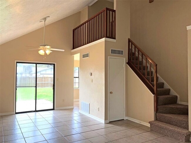 Building Photo - 5715 Mackmiller Dr