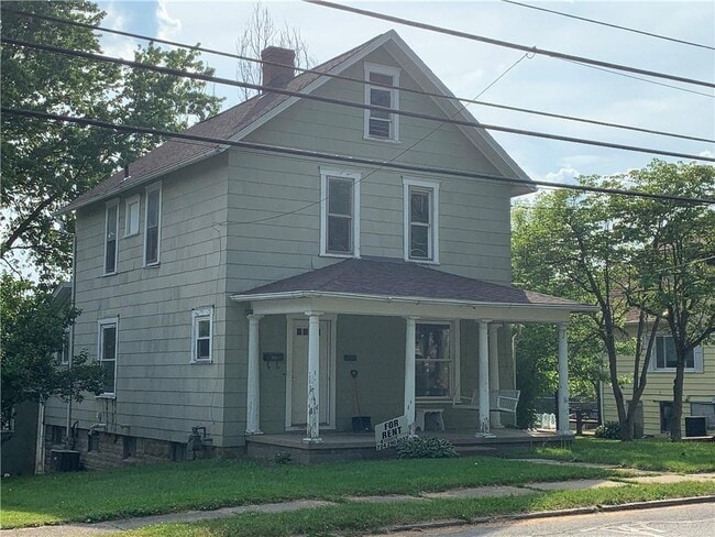 Building Photo - 342 Elm St