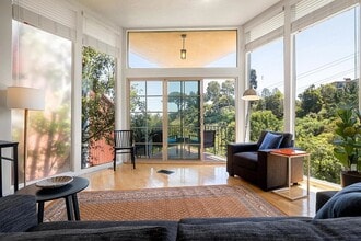 Building Photo - 7038 Pacific View Dr