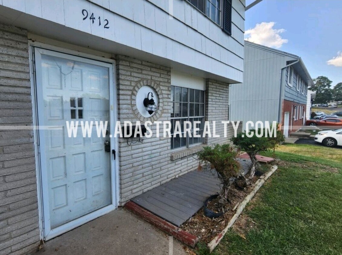 Primary Photo - Very Nice Overland Park Duplex-Available i...