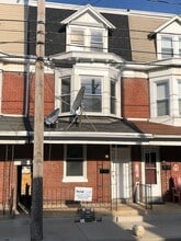 Building Photo - 1419 W King St