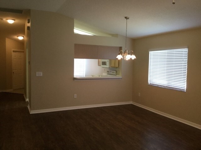 Foto del edificio - 545 Lindsay Anne Ct