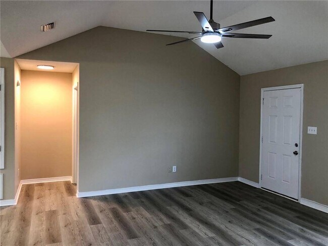 Foto del edificio - 13599 James Copeland Dr