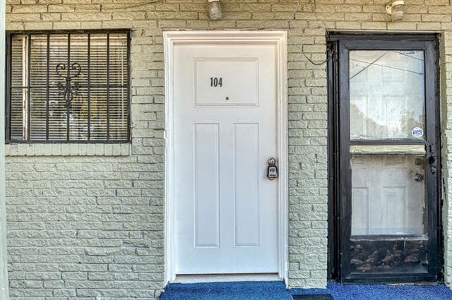 Building Photo - 2408 Meyers St