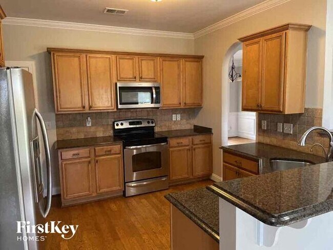 Building Photo - 2029 Timberline Dr