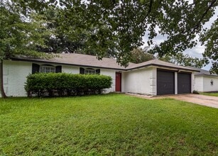 Building Photo - 22407 Applegate Dr