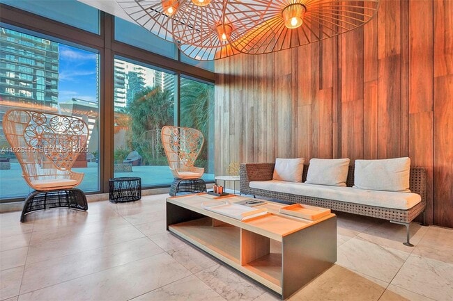 Foto del edificio - 88 SW 7th St