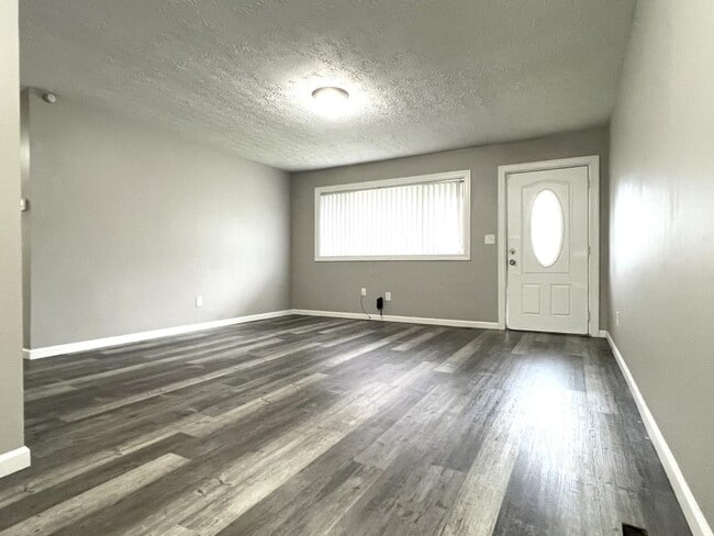 Building Photo - 77 Brookhaven Dr