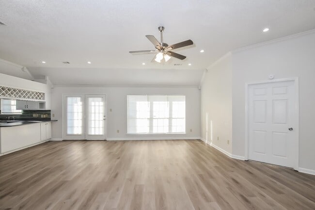 Building Photo - 6650 Spencer Forest Cove E