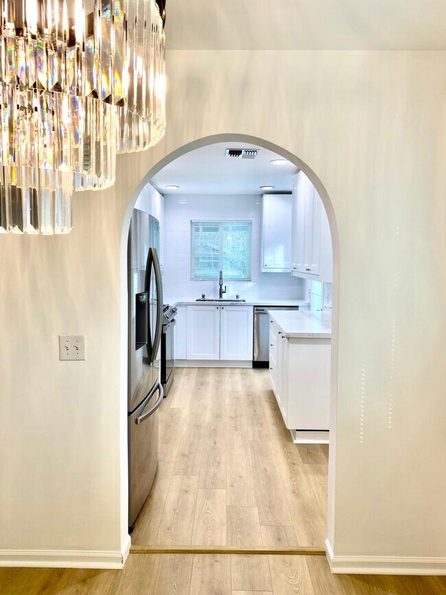 5067 Topanga Canyon Blvd, Woodland Hills, CA 91364 House Rental in