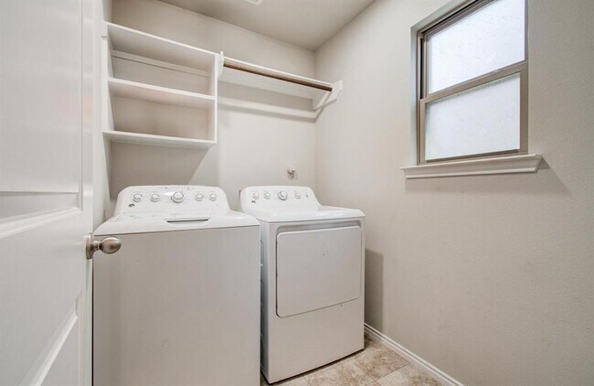 Building Photo - 32038 Quail Terrace Ln