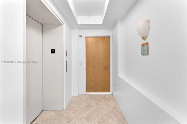 Building Photo - 19400 Turnberry Way