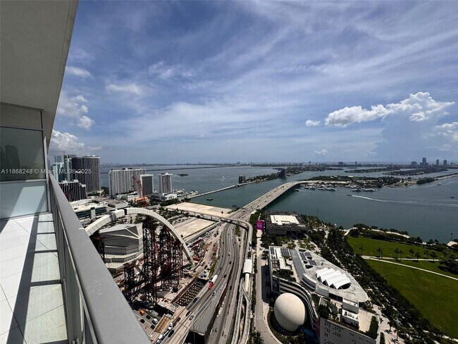 Foto del edificio - 1100 Biscayne Blvd