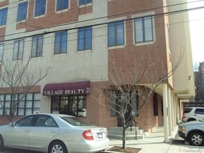 Building Photo - 88 Lake Ave