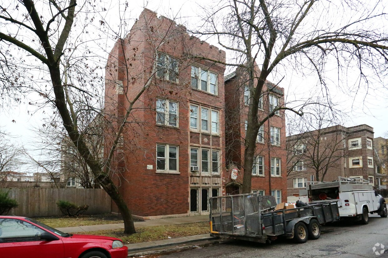 3055 W Leland Ave - 3051 W Leland Ave